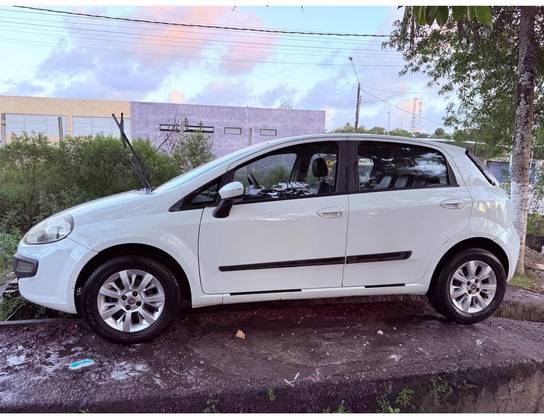 FIAT PUNTO 1.4 ATTRACTIVE 8V FLEX 4P MANUAL FIAT PUNTO 1.4 ATTRACTIVE 8V FLEX 4P MANUAL